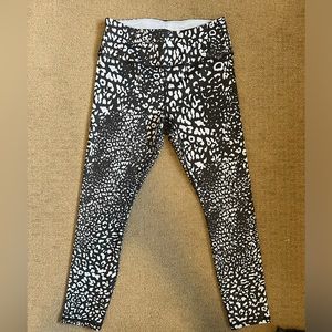 IVL Collective leopard print active legging